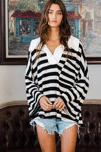 Load image into Gallery viewer, Striped Pullover