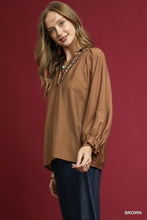 Load image into Gallery viewer, Trimmed Up Blouse