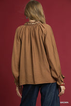 Load image into Gallery viewer, Trimmed Up Blouse