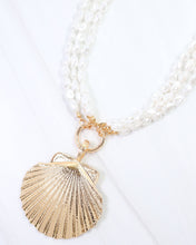 Load image into Gallery viewer, Turks Pearl Shell Necklace Cream