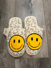 Load image into Gallery viewer, Smiley Cloud Slippers