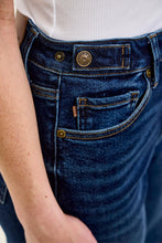 Load image into Gallery viewer, Judy Blue Raw Hem Retro