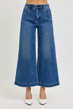 Load image into Gallery viewer, Risen Elastic Band Crop