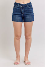 Load image into Gallery viewer, Judy Blue Criss Cross Short