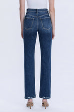 Load image into Gallery viewer, Vervet Straight Dark Wash