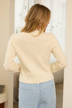 Load image into Gallery viewer, Scallop Cardi