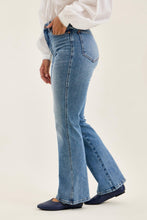 Load image into Gallery viewer, Judy Blue Daisy Bootcut