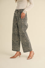 Load image into Gallery viewer, Leopard Barrel Pant