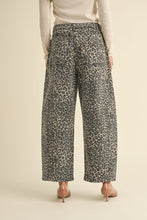 Load image into Gallery viewer, Leopard Barrel Pant
