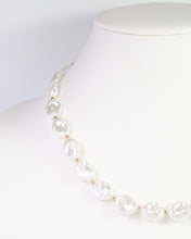 Load image into Gallery viewer, Pesaro Pearl Beaded Necklace Cream