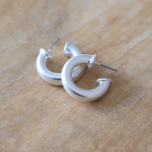 Load image into Gallery viewer, Everyday Mini Silver Hoop | Petite Hoop Earring