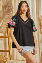Load image into Gallery viewer, Floral Lover Top