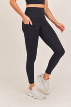 Load image into Gallery viewer, Sweetheart Leggings